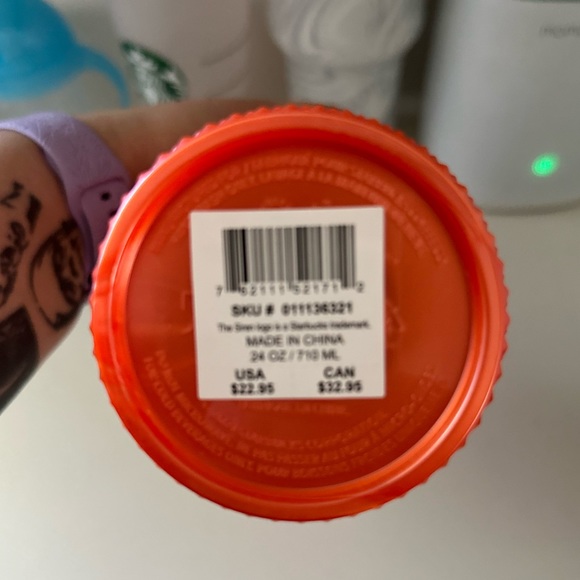 Starbucks cup - Picture 2 of 4